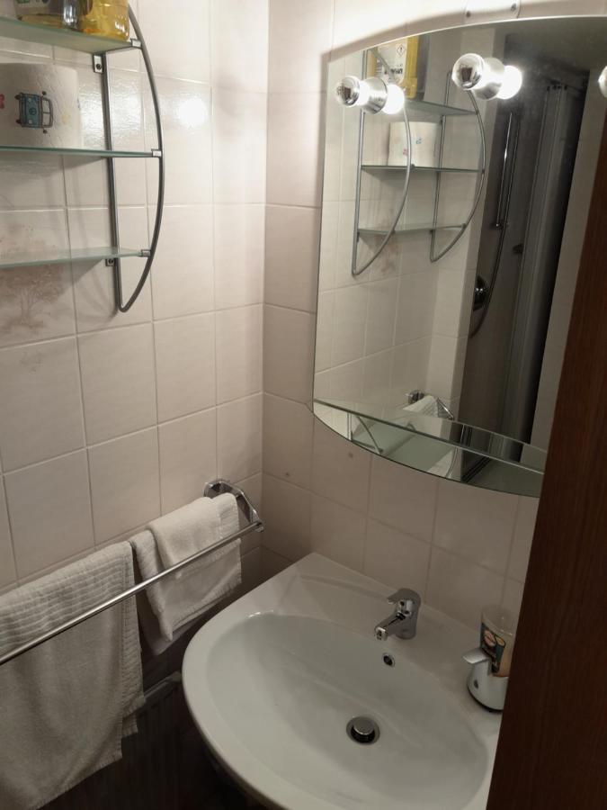Apartment Mit Kueche Und Balkon Oder Terrasse, Ruhig Und Gut Erreichbar Piding Eksteriør billede